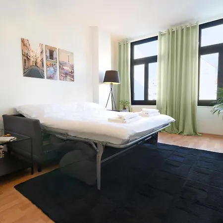 Ruhige Wohnung In Zentraler Lage - Quiet Flat In A Central Location Magdeburgo Exterior foto
